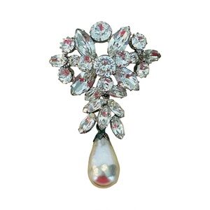 Vintage Silver Tone Crystal and Pearl Brooch Signed by Regency